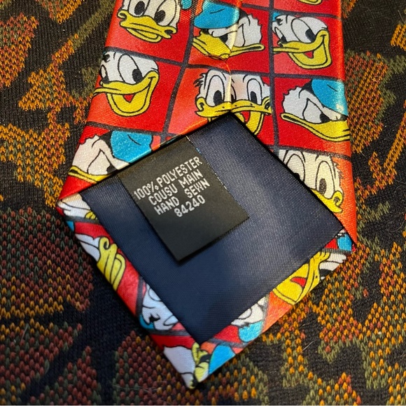 Disney | Donald Duck Tie - Picture 4 of 5